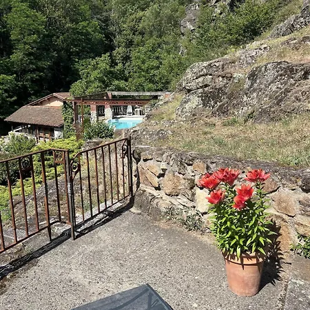 Indépendant En Pleine Nature, 2 Pièces Et Sdb * Essertines-en-Châtelneuf